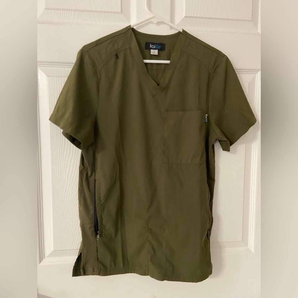 KOI LITE Olive Green Men’s Scrub Top